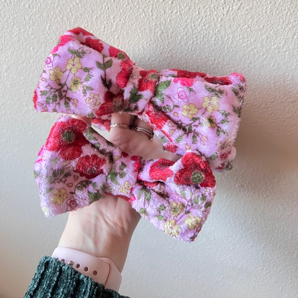 Mommy & Me headbands for getting ready. bow/floral. - Picture 1 of 4